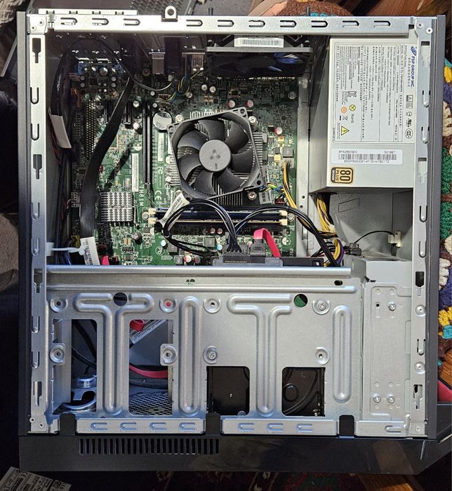 Настолен компютър Lenovo