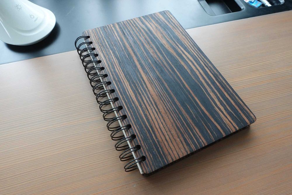 Agende cu coperti de lemn