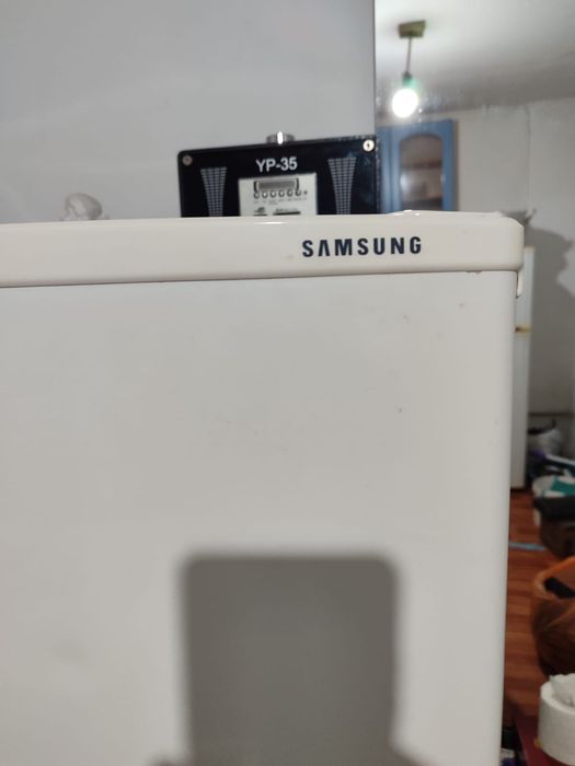 Продам холодильник (морозильник) Самсунг