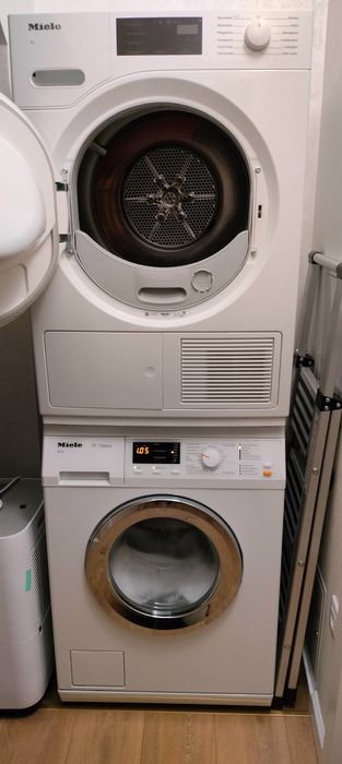 Mașină de spălat rufe și uscător Miele