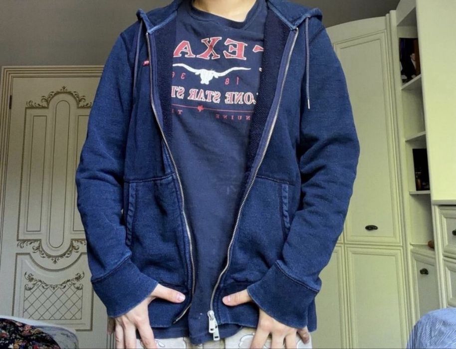 Синяя кофта Levi’s