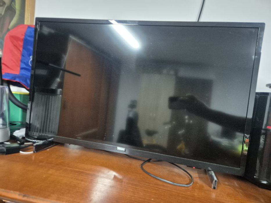 Philips 32PFS6805/12 Smart TV Full HD 80 cm – Ambilight – impecabil