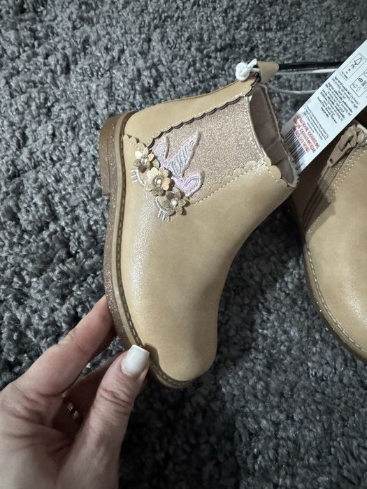 Botine noi cu eticheta:Fred&Flo marimi dispon:22,23,24,25,26,27,28