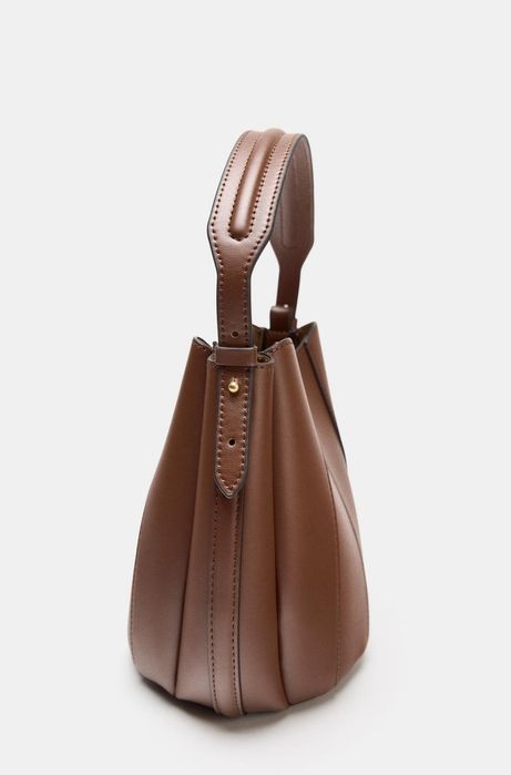 Продавам чисто нова дамска цилиндрична чанта