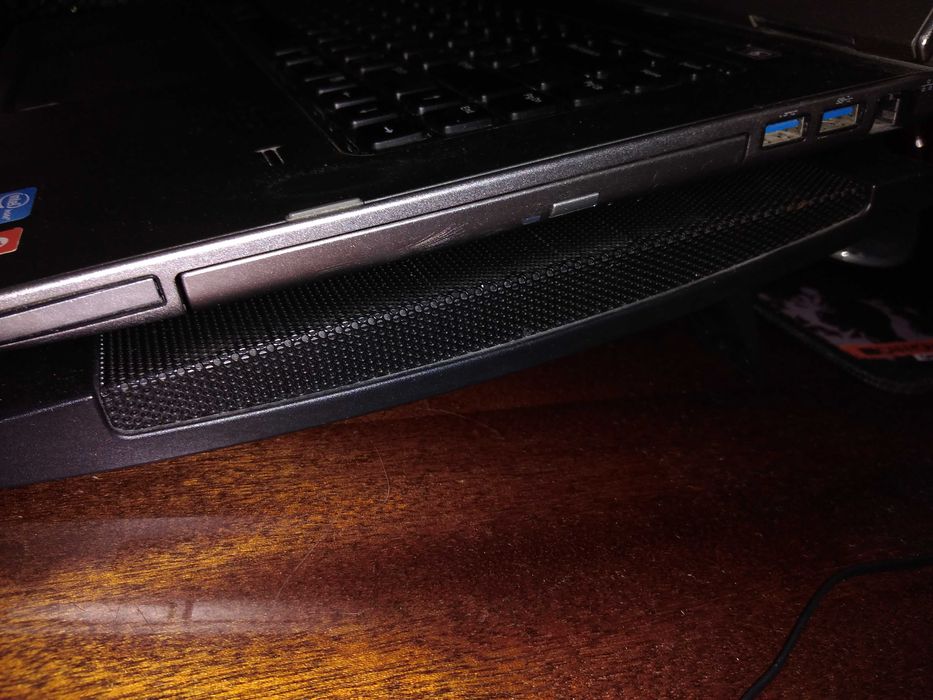 Лаптоп Dell Vostro 3560