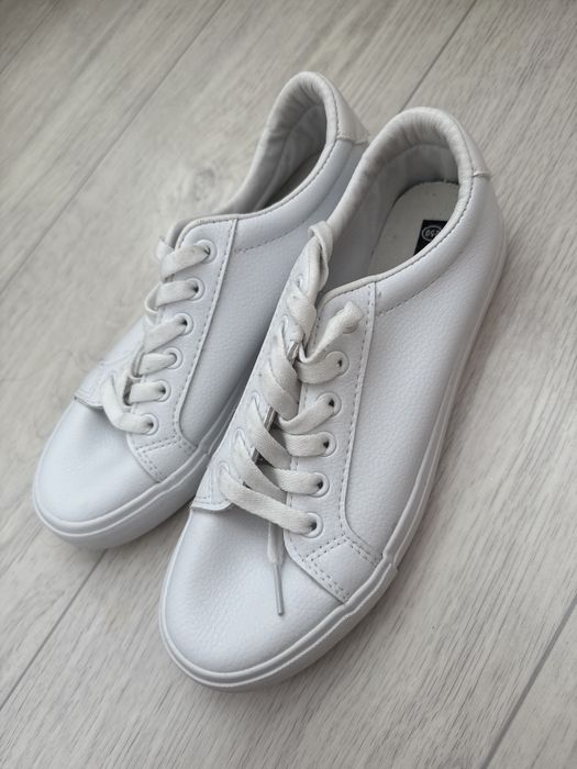 Белые кеды 38р 3000тг