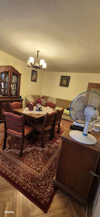 Apartament cu 3 camere de vazare in Cugir