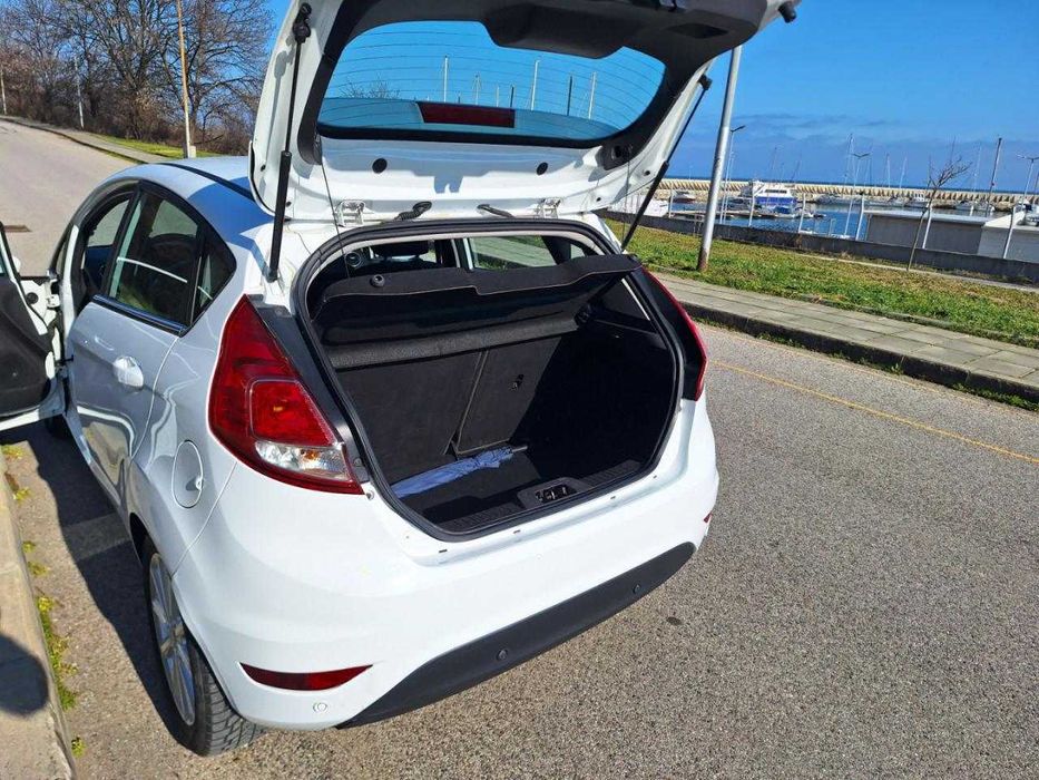 Продавам Ford Fiesta 2013