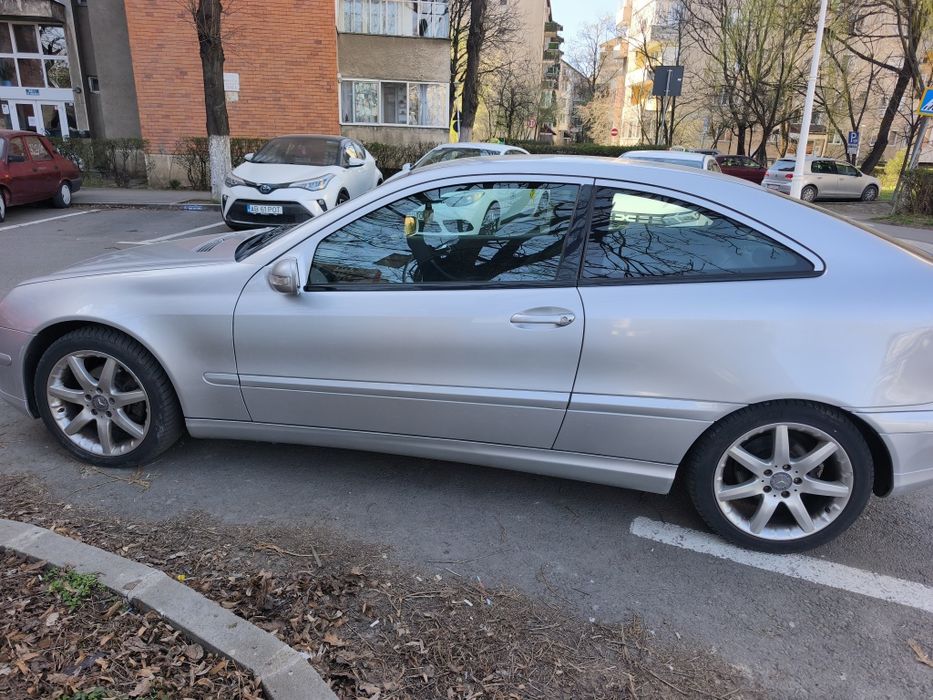 Vând Mercedes coupe 203CL