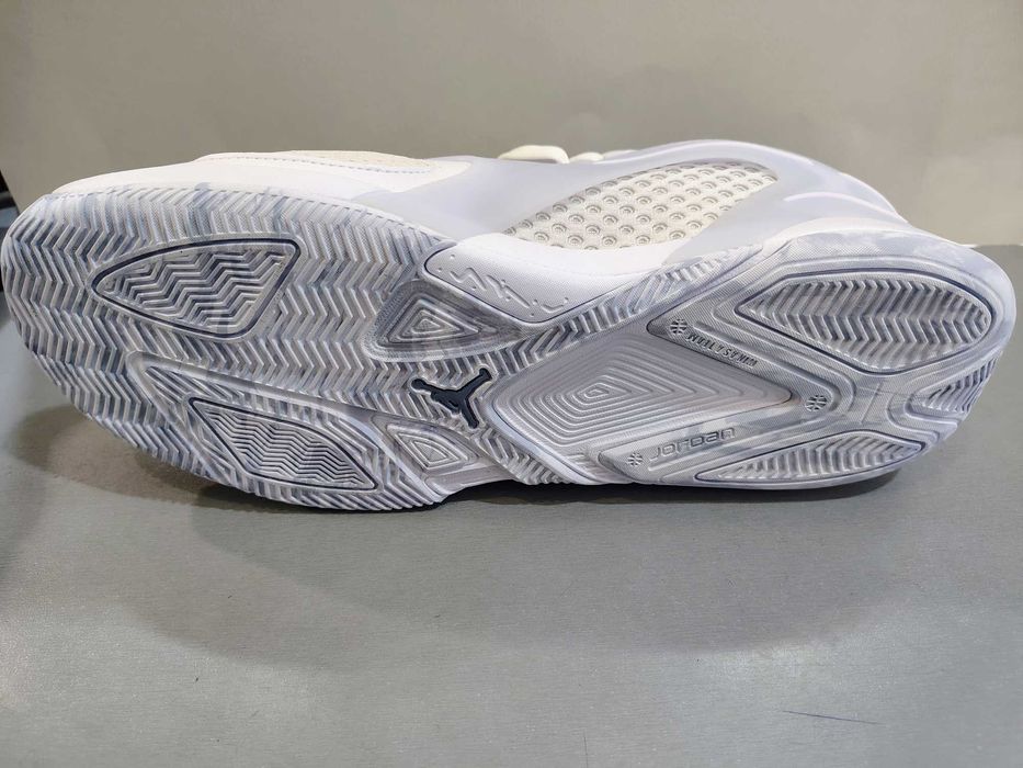 Nike Air Jordan N44/28,5sm.Баскет кецове.Нови.Оригинал.