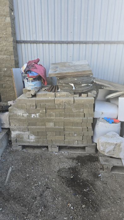 Срочно продам черепица 5000т декор кирпич 15000