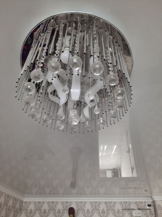 Продаю люстра , две люстра продаю