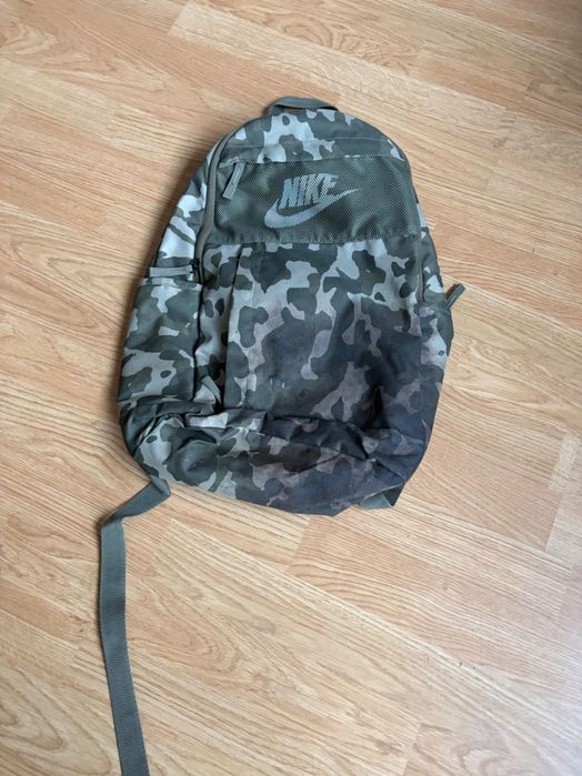 Vand rucsacuri nike urgent