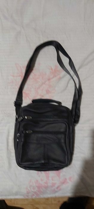 Продавам мъжки кожени чанти естествена кожа