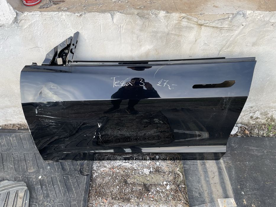 Предна лява врата за Tesla 3 Тесла 3  2017-2023г