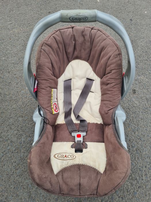 Scoică auto pentru copii