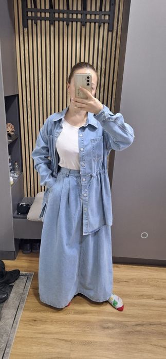 Продам джинсовую двойку новая