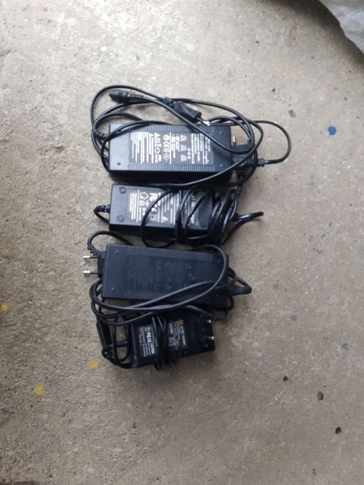 Incarcatoare 42v biciclete si trotinete electrice