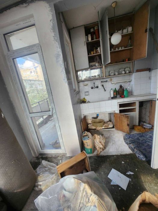 Продава се Четиристаен апартамент в Търговище, Център - 140 кв.м за 547 €/кв.м - Снимка #1
