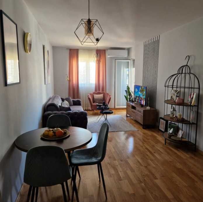 Дава се под наем Двустаен апартамент в Пловдив, Южен - 62 кв.м за 280.5 € - Снимка #1