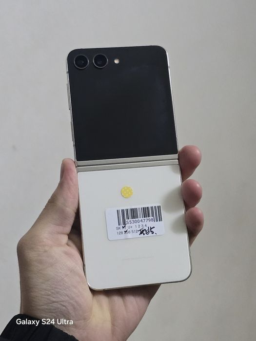 Samsung Galaxy Z flip 5 350$