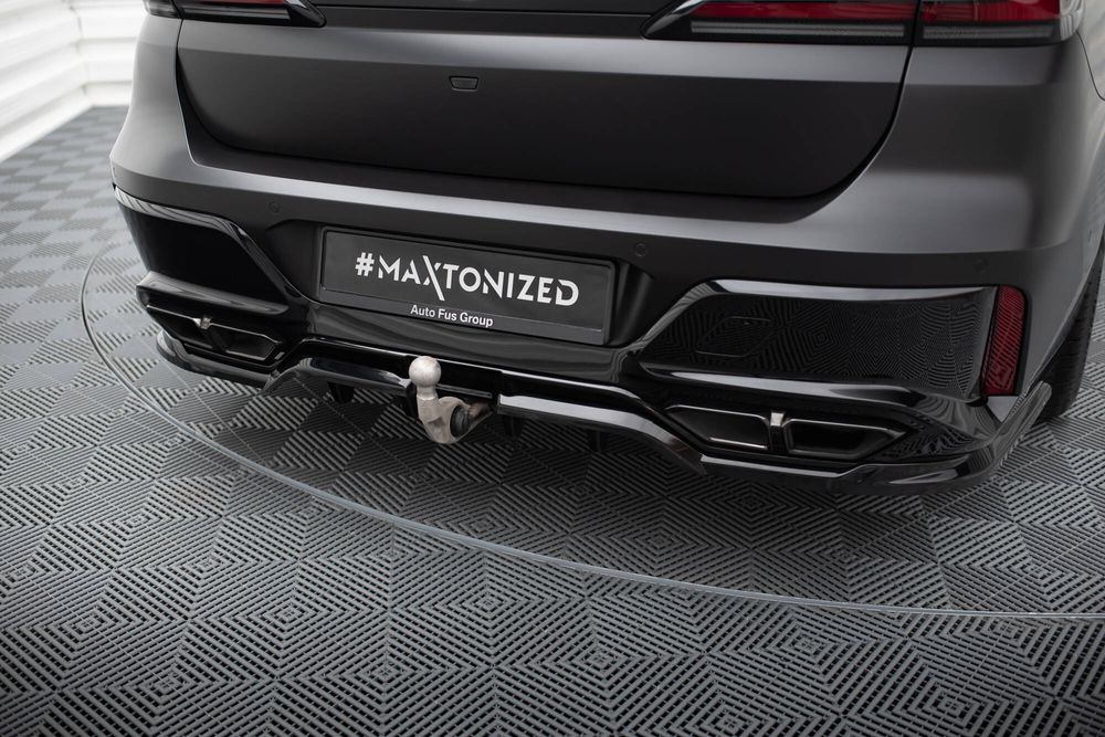 Добавка за задна броня Maxton design за BMW 7 G70 (2022-)