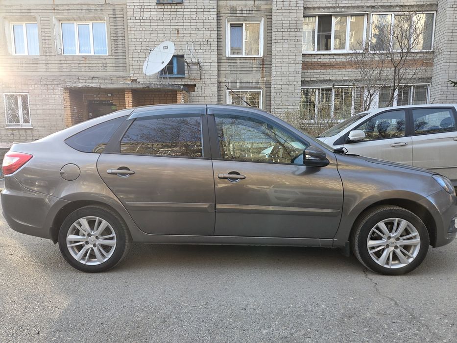 Гранта лифтбек автомат