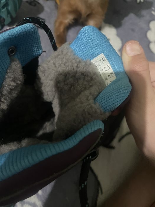 Продам зимние кроссвки.