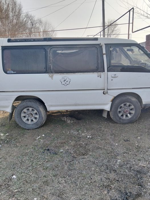 Митцубиси делика