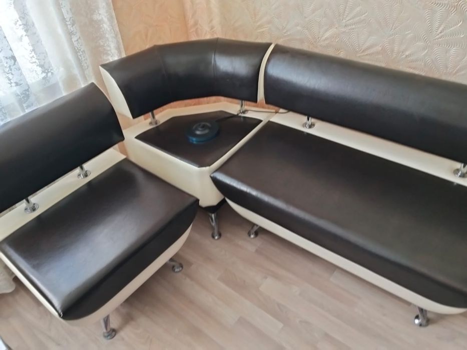 Кухонный мебель,диван