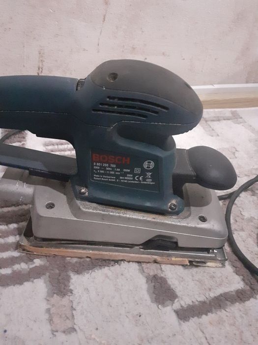 Vând  șlefuitoare  Bosch  Gss 280AE