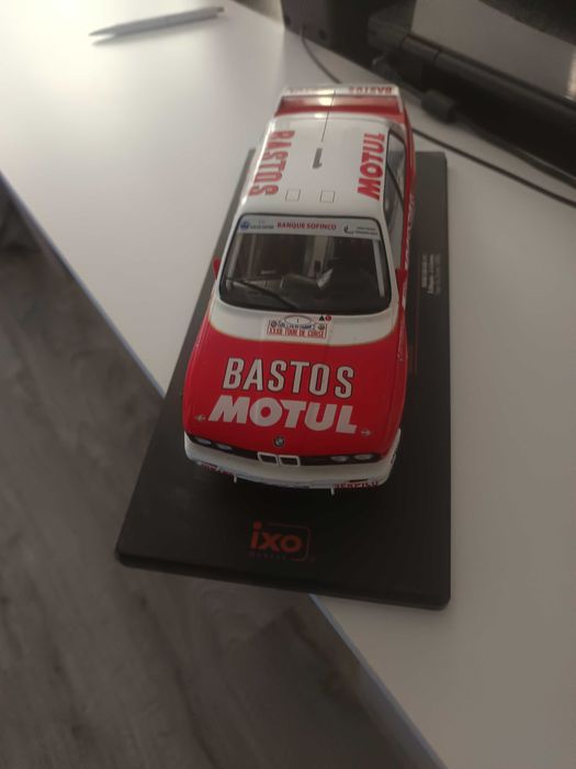 Метална количка 1:18