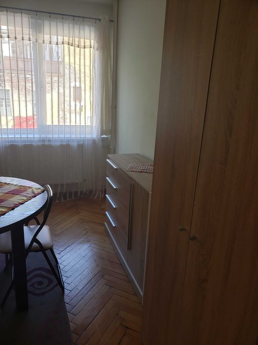 Dau in chirie apartament 2 camere decomandat Piata Mihai Viteazul, ClujNapoca