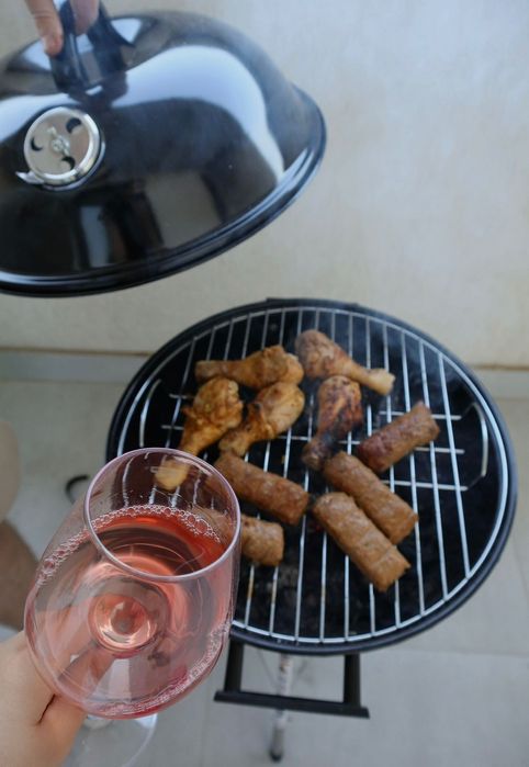 Grătar pe cărbuni portabil, stare foarte bună