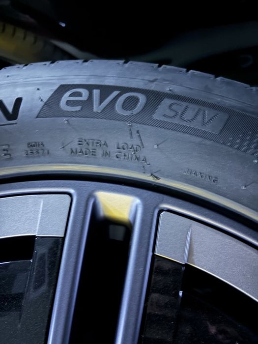 Диски Xiaomi R20 , Шины Hankook lion evo suv 245/50R20 105W