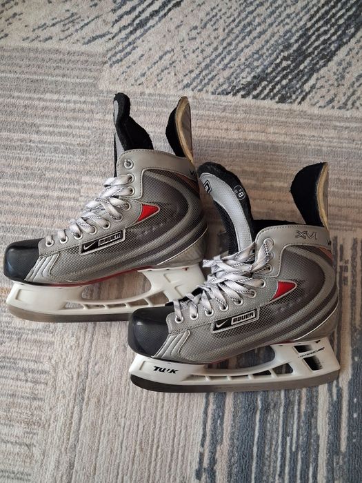 Коньки хоккейные