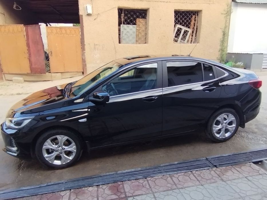Chevrolet onix primer plus