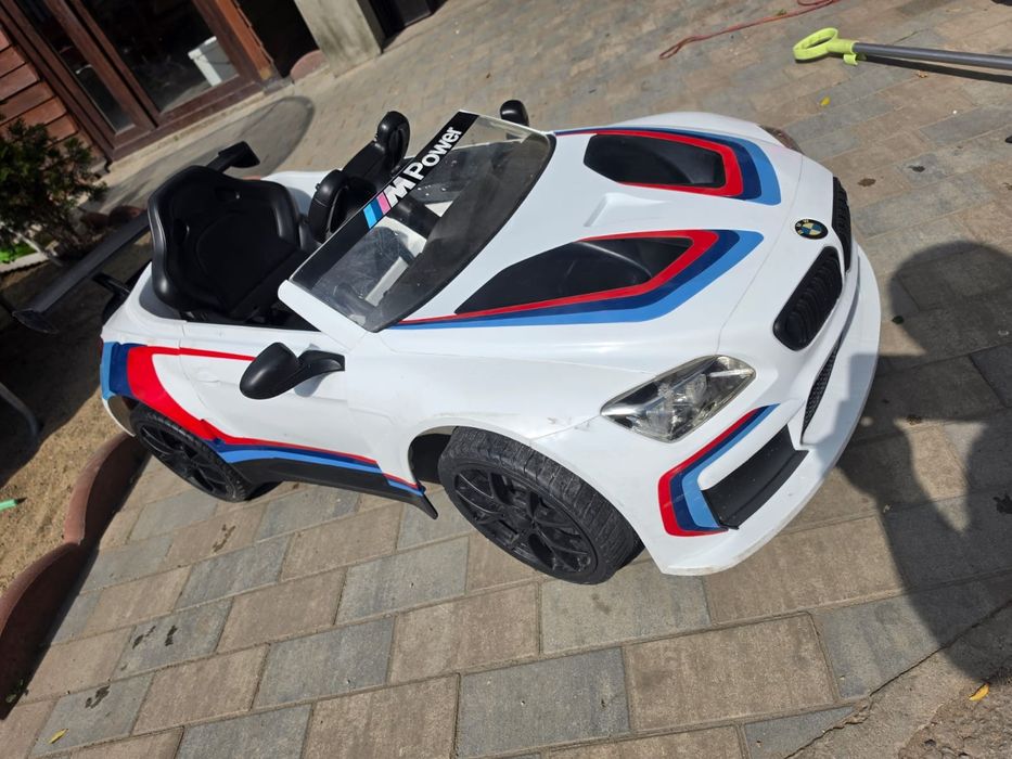 Vând masinuta BMW M