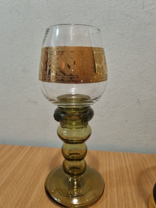 Графи за вино, бутикови чаши за вино.