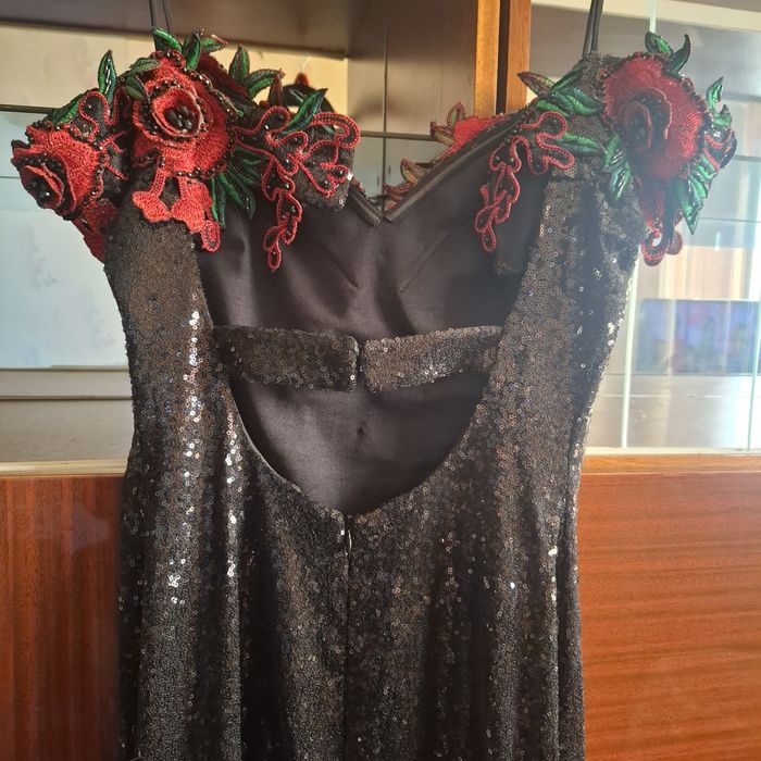 Вечернее платье на стройняшку