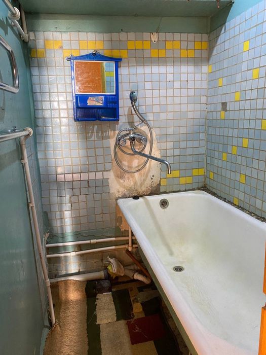 Srochni 3 xonali kv sotiladi