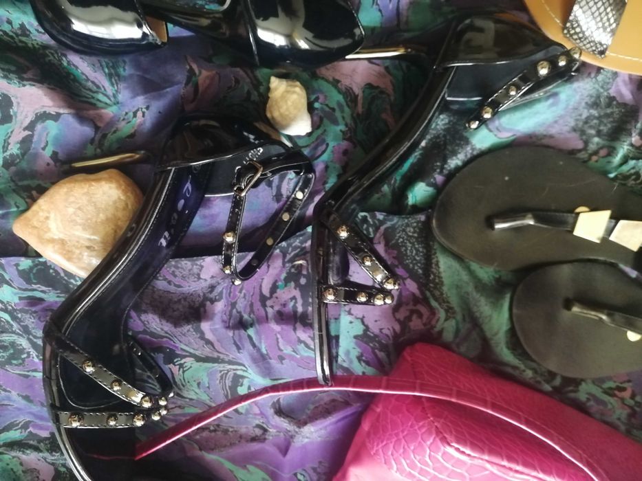 5+1 CADOU : pantofi, sandale, balerini - eleganță timeless