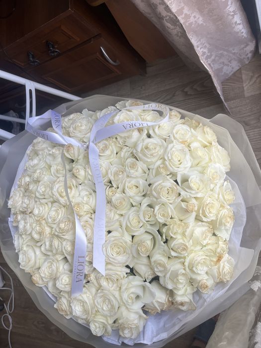 Букет из 101 белых роз