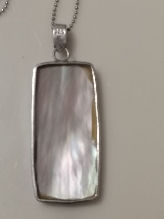Сребърен синджир с висулка Абалон-седеф.