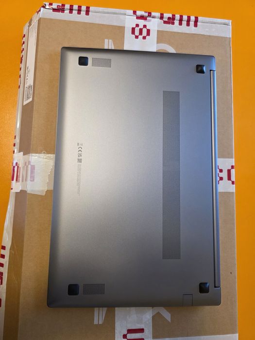 Samsung Book4, 15.6" Core i3, 8GB RAM 256GB SSD  open box factura