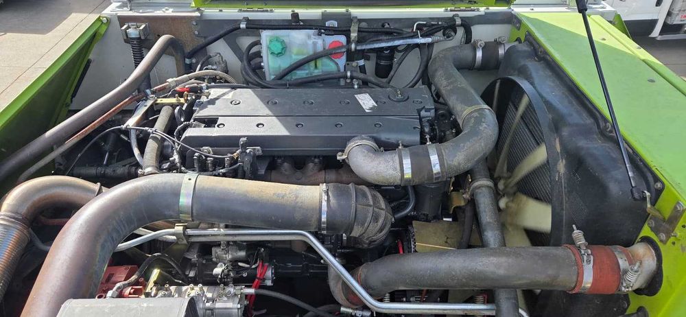 Combina Claas Tucano 440 T4i