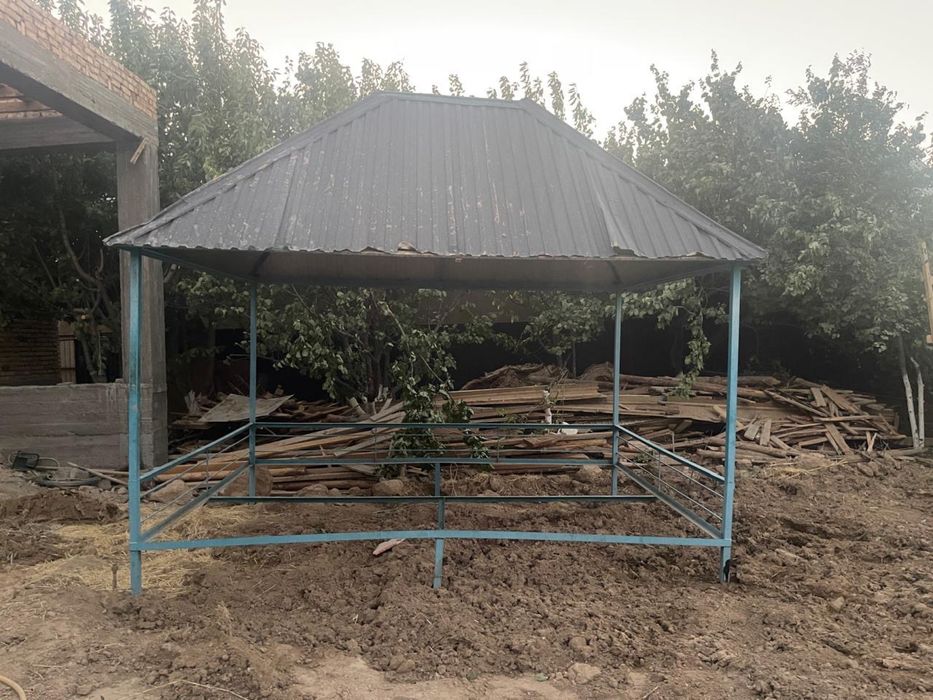 Кравать с крышей