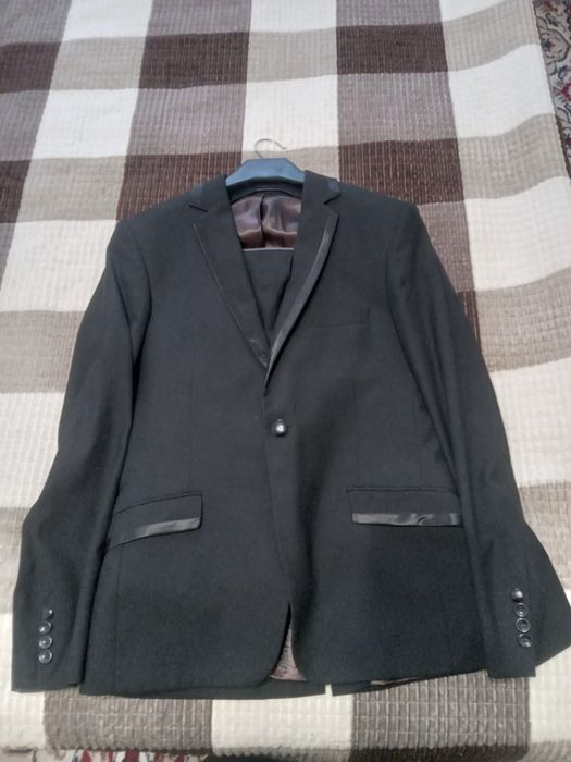 Кастюм в хорошем состоянии