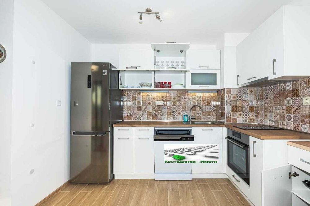Дава се под наем Тристаен апартамент в Пловдив, Мараша - 98 кв.м за 598.23 € - Снимка #1