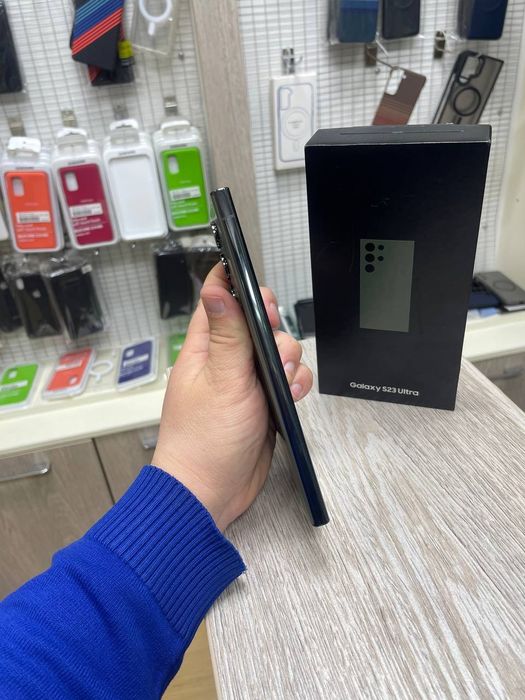Samsung S23 Ultra xotirasi 12/256Gb